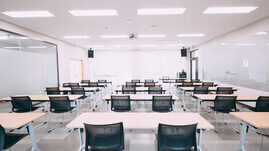 【障害者雇用】聴覚障害の方にとって、困難な仕事と解決策は？